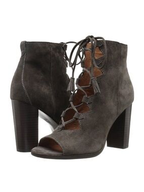 FRYE Gabby Ghillie Smoke Heel 9.5